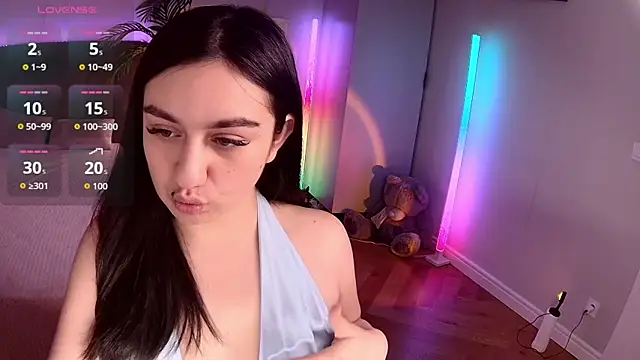 Lola Sparks online show from 13, 9, 2025