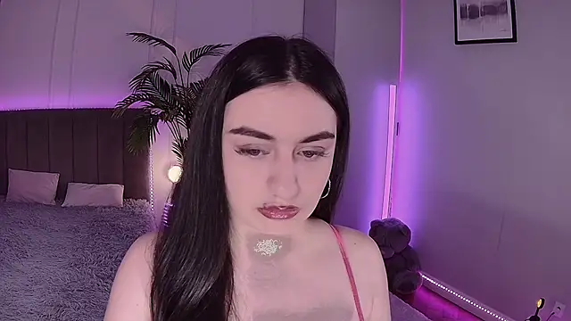 Lola Sparks online show from 2, 10, 2025