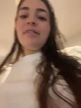 sarahreyess 11 online show from 8, 4, 2026
