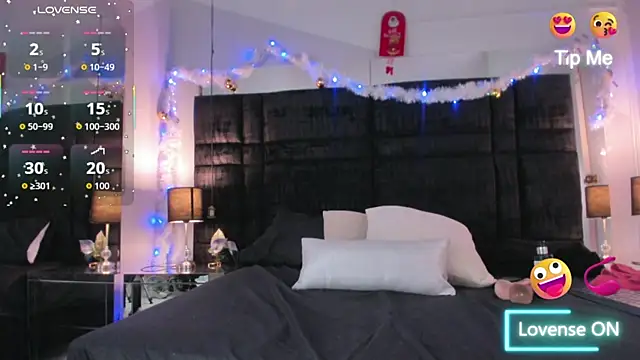 EvamilfXXX online show from 18, 11, 2025