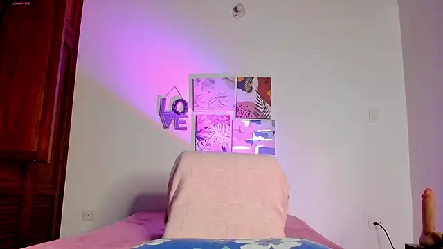 hellzel moon online show from 16, 4, 2026