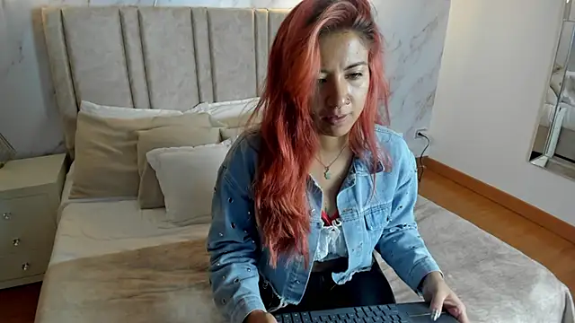 Snapshot of Larissa_Miller chatting on 25, 9, 2025 Larissa Miller online show from 25, 9, 2025