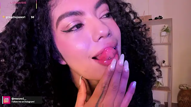 Snapshot of miss_curazao chatting on 19, 6, 2026 miss curazao online show from 19, 6, 2026