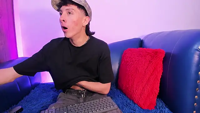 LittleDanny  online show from 22, 4, 2026