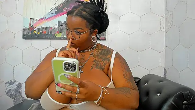 Anaa Fuentess online show from 13, 10, 2025