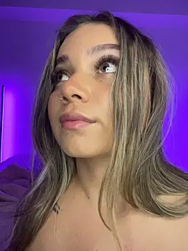 AnnyLopezzz  online show from 28, 9, 2025