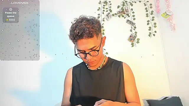 Snapshot of cute_sammy_1 chatting on 9, 9, 2025 cute sammy 1 online show from 9, 9, 2025