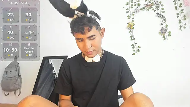 Snapshot of cute_sammy_1 chatting on 5, 11, 2025 cute sammy 1 online show from 5, 11, 2025