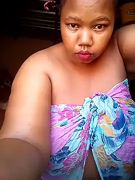 Snapshot of Curvycandy95 chatting on 24, 9, 2025 Curvycandy95 online show from 24, 9, 2025