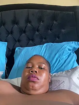 Curvycandy95 online show from 12, 4, 2026