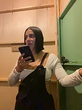 AlannaEvons online show from 2, 12, 2025