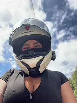 AlannaEvons online show from 14, 7, 2026