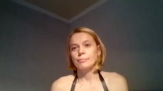 Snapshot of LiluXRose chatting on 7, 10, 2025 LiluXRose online show from 7, 10, 2025