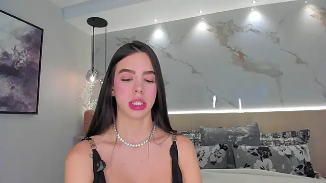 Snapshot of SolAvelar chatting on 7, 6, 2026 SolAvelar online show from 7, 6, 2026