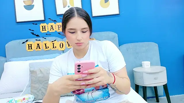 Ashley Evans22 online show from 23, 10, 2025