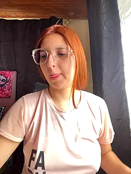 CoraVibes online show from 11, 10, 2025