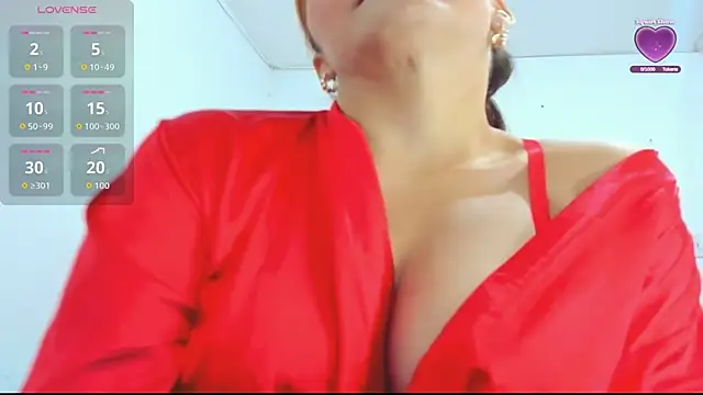 woman rosse online show from 28, 11, 2025