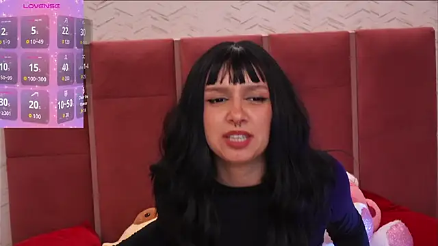 Snapshot of CoralineSky chatting on 4, 10, 2025 CoralineSky online show from 4, 10, 2025