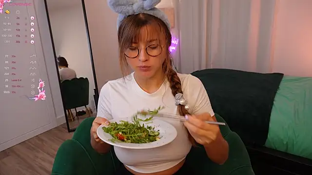 yess kiki online show from 4, 10, 2025