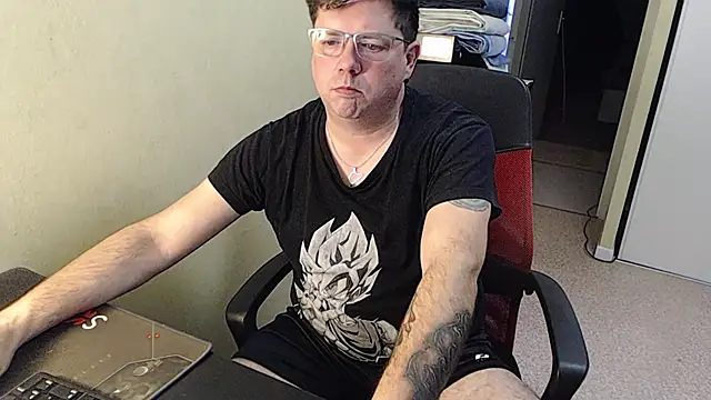 blueandwhite1 online show from 7, 2, 2025