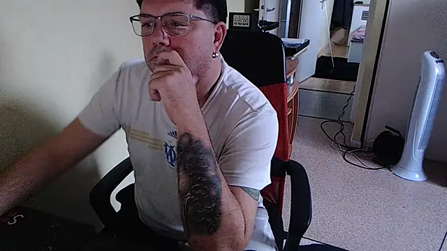 blueandwhite1 online show from 6, 11, 2025