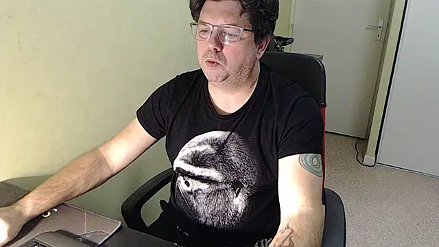 blueandwhite1 online show from 8, 1, 2026