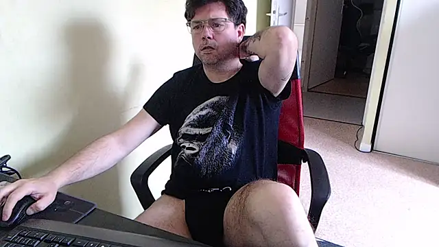 blueandwhite1 online show from 7, 3, 2026