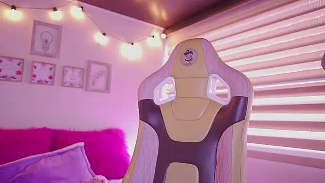  chloe moons  online show from 23, 2, 2026