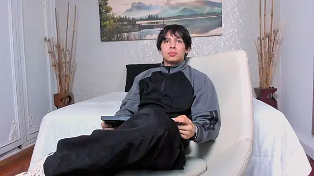 Snapshot of Tyler_durten chatting on 10, 9, 2025 Tyler durten online show from 10, 9, 2025