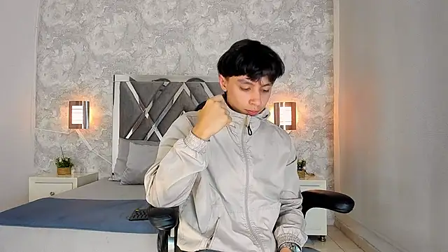 Snapshot of Tyler_durten chatting on 2, 10, 2025 Tyler durten online show from 2, 10, 2025