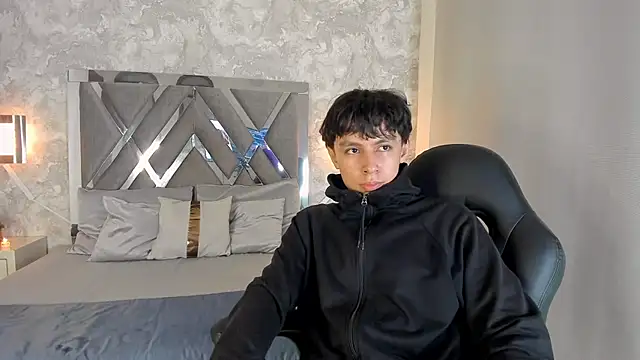 Snapshot of Tyler_durten chatting on 3, 10, 2025 Tyler durten online show from 3, 10, 2025