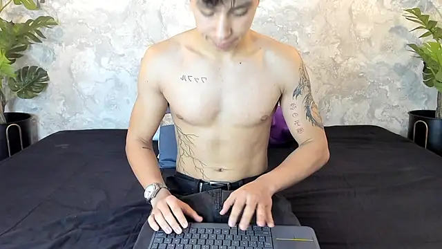 Snapshot of Tyler_durten chatting on 13, 10, 2025 Tyler durten online show from 13, 10, 2025