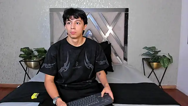 Snapshot of Tyler_durten chatting on 22, 10, 2025 Tyler durten online show from 22, 10, 2025