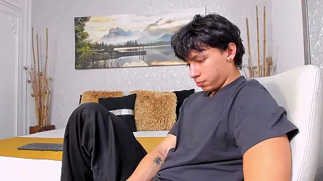 Snapshot of Tyler_durten chatting on 31, 10, 2025 Tyler durten online show from 31, 10, 2025