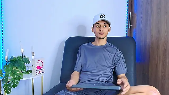 AlejandroLoouis online show from 6, 11, 2025