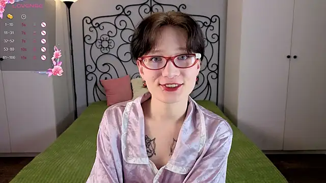 Snapshot of oliviafairy1 chatting on 27, 9, 2025 oliviafairy1 online show from 27, 9, 2025