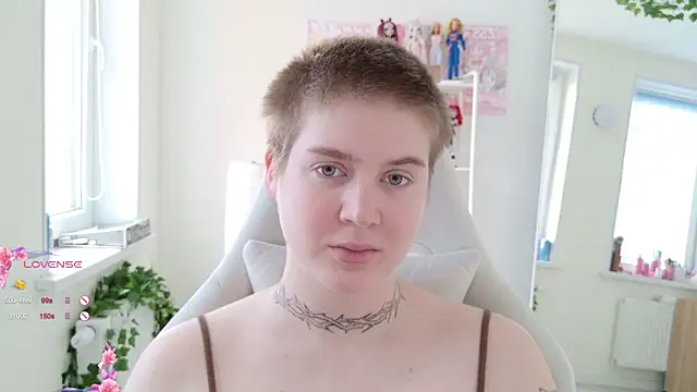 Snapshot of Zlata_in_xxxLand chatting on 20, 10, 2025 Zlata in xxxLand online show from 20, 10, 2025