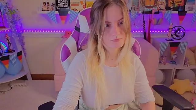 Snapshot of Sonia_Meow chatting on 30, 9, 2025 Sonia Meow online show from 30, 9, 2025