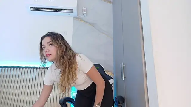 Snapshot of Sammy_Lovee chatting on 17, 10, 2025 Sammy Lovee online show from 17, 10, 2025