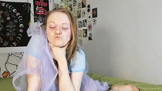 Snapshot of WonderConnie1 chatting on 14, 9, 2025 WonderConnie1 online show from 14, 9, 2025