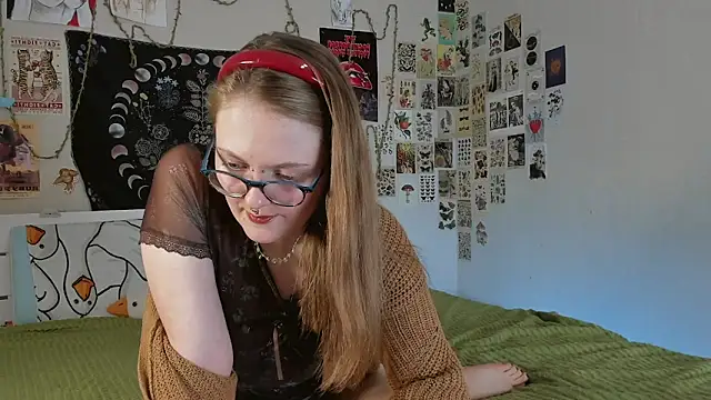 Snapshot of WonderConnie1 chatting on 29, 9, 2025 WonderConnie1 online show from 29, 9, 2025