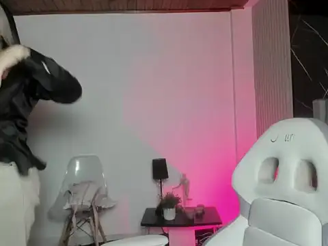 im bunny   online show from 8, 11, 2025