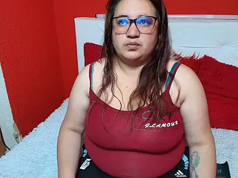 Snapshot of _khloe_tomson_ chatting on 16, 9, 2025 khloe tomson online show from 16, 9, 2025