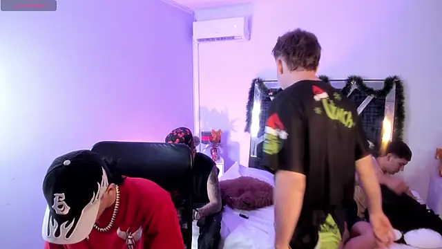 Handsomeboyss19 online show from 16, 12, 2025