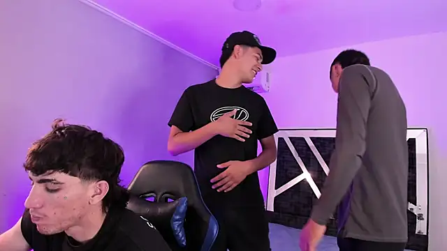 Handsomeboyss19 online show from 6, 2, 2026