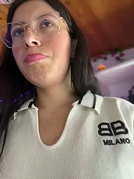 Mia salinass online show from 22, 3, 2026