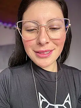 Mia salinass online show from 31, 3, 2026