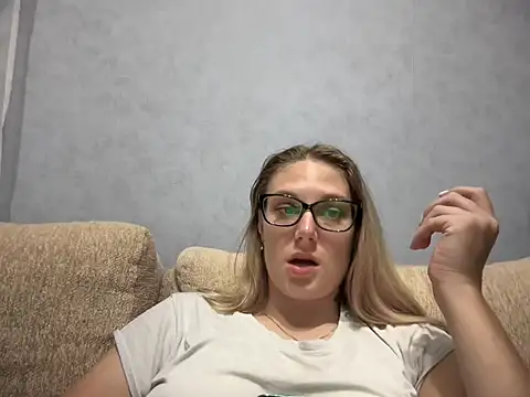 Snapshot of NikexPretty chatting on 16, 9, 2025 NikexPretty online show from 16, 9, 2025