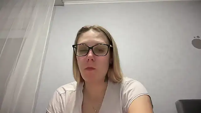 Snapshot of NikexPretty chatting on 1, 10, 2025 NikexPretty online show from 1, 10, 2025