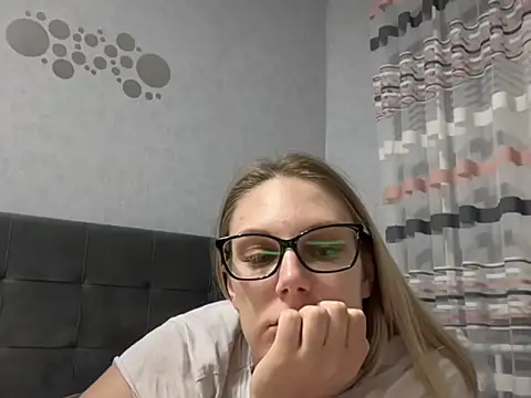 Snapshot of NikexPretty chatting on 3, 10, 2025 NikexPretty online show from 3, 10, 2025